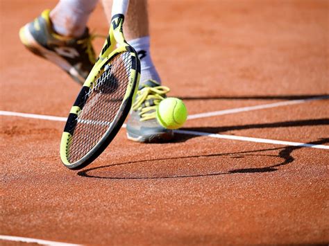 Tenis Ekipmanları: Raket, Top ve Ayakkabı Seçimi Nasıl Yapılır?